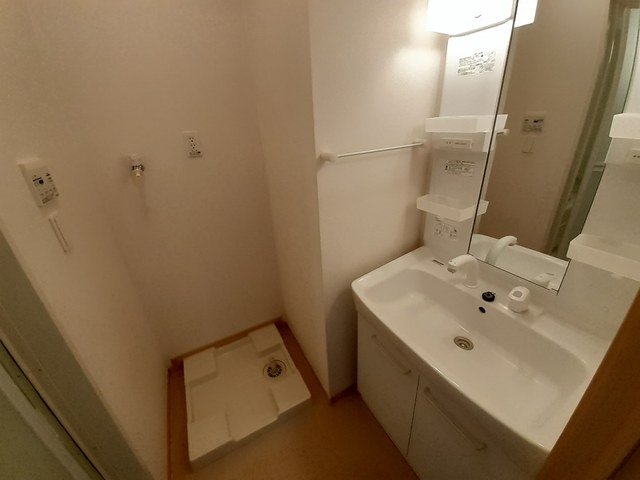 洗面設備　コンパクトで使いやすい洗面所