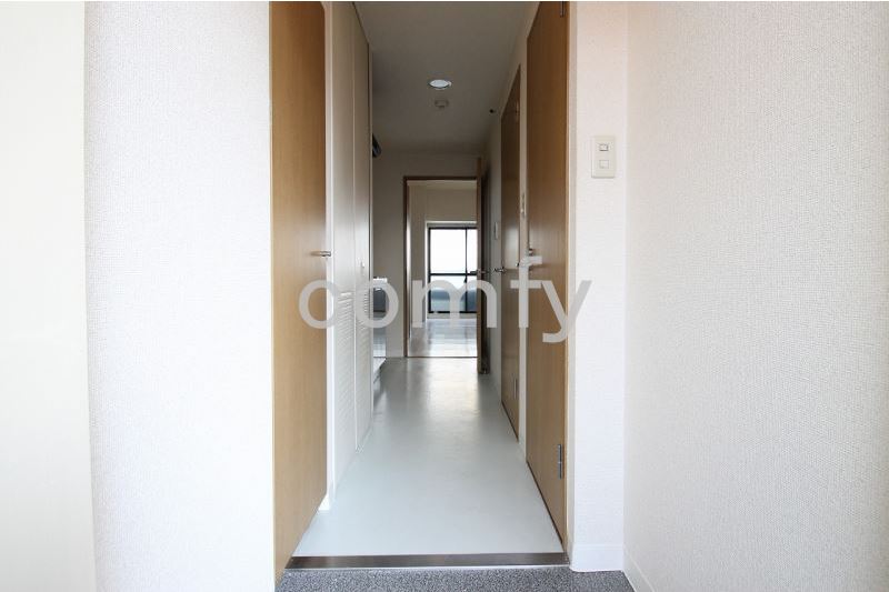 その他部屋・スペース　玄関から