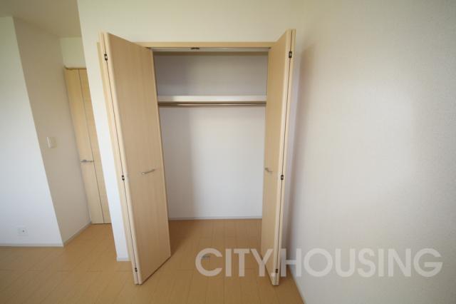 収納　※同タイプ部屋の写真です。