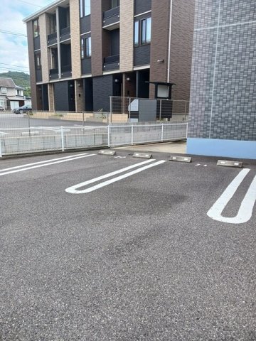 駐車場　車をお持ちの方に嬉しい駐車場付きの物件です