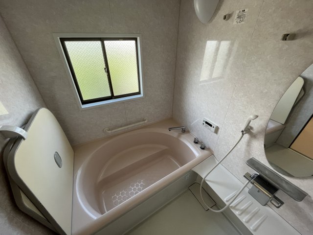 バス・シャワールーム　TOTOのシステムバスルーム！浴室乾燥機付き！
