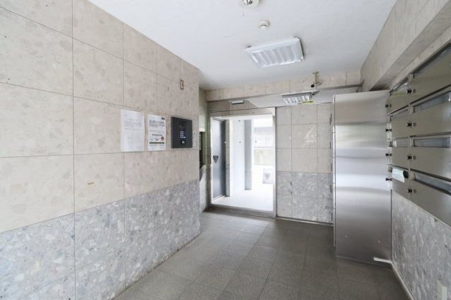 ロビー　弊社は都内全域の物件をご紹介可能です！