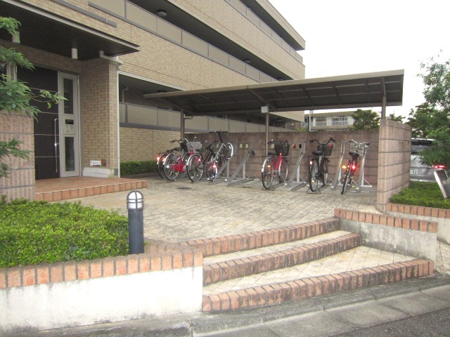 エントランス　建物のエントランスです。