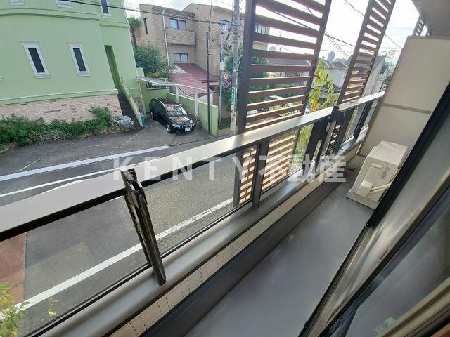 バルコニー　バルコニーからの眺めを楽しみながら食事をしませんか