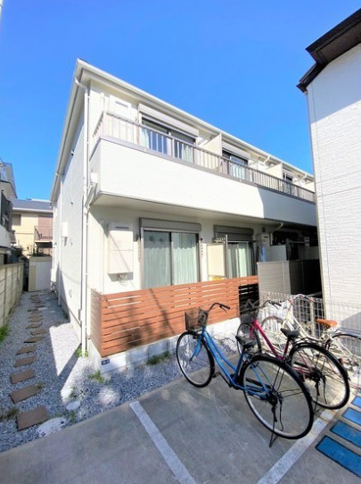 建物外観　無料Wi-Fiあり、駅徒歩５分の広めのワンルームです♪