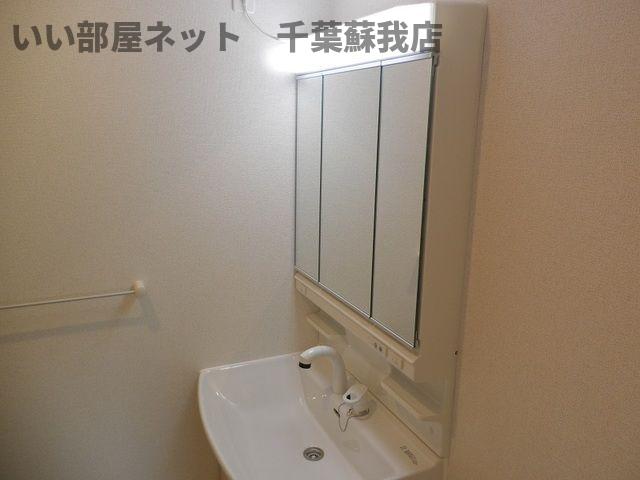 洗面設備　脱衣スペースもあります