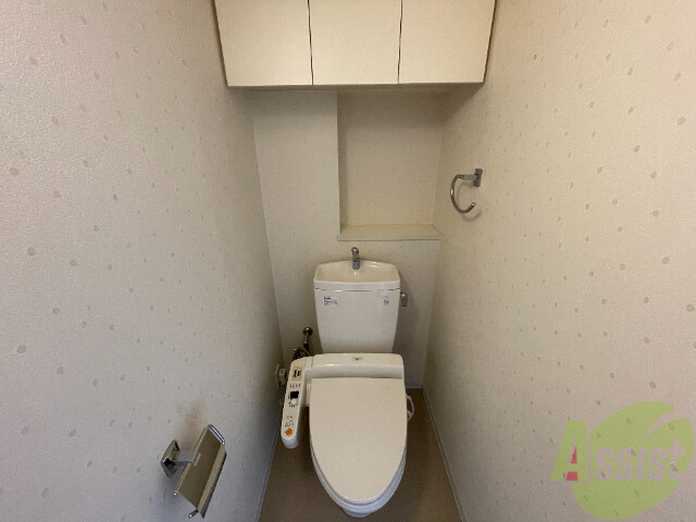 トイレ　人気のウォシュレットつきのトイレです。快適ですよ。
