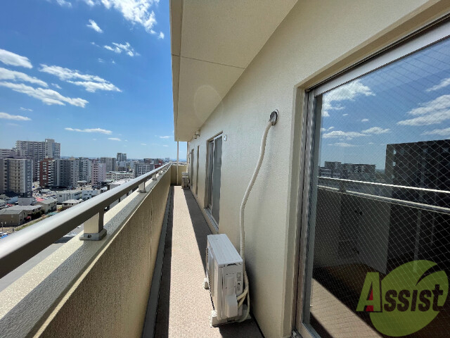 バルコニー　お天気のいい日はバルコニーで洗濯物も干せますよ。