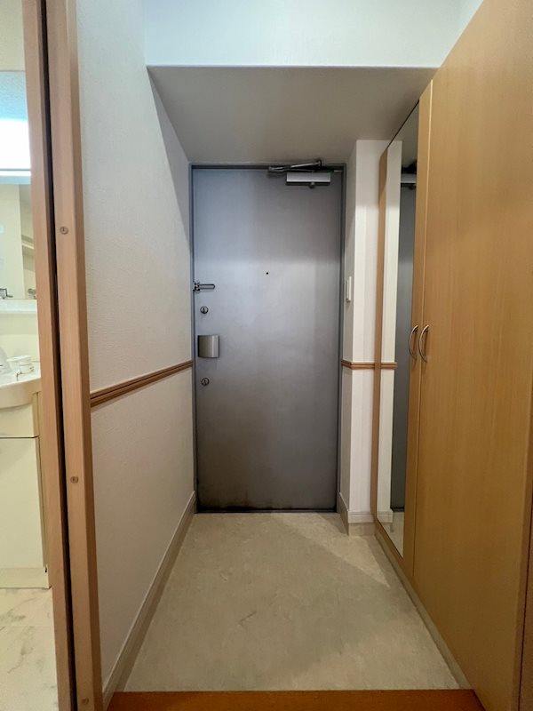 玄関　玄関※別号室の参考写真になります。