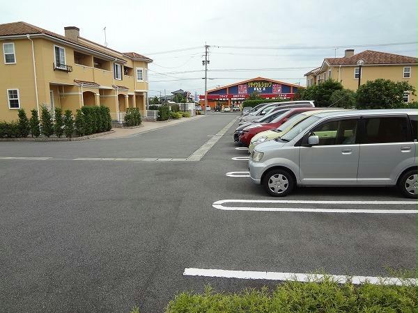 駐車場　駐車場