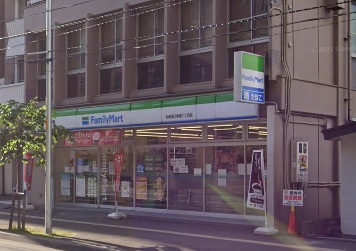 コンビニ　ファミリーマート札幌南2条西7丁目店（コンビニ）まで102m