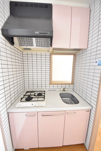 キッチン　実際のお部屋は反転タイプです