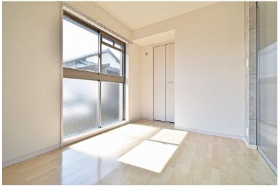 その他部屋・スペース　風通しも良い寝室です☆