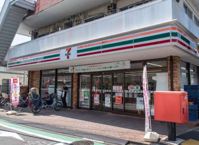 コンビニ　セブンイレブン（コンビニ）まで347m
