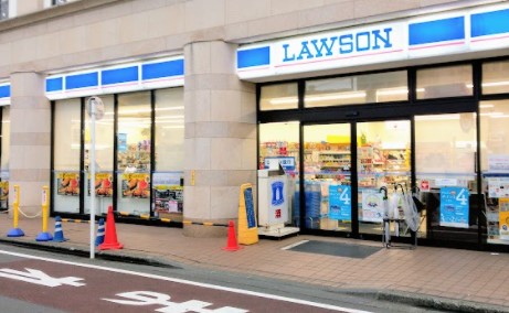 コンビニ　ローソン 大和鶴間駅前店（コンビニ）まで221m