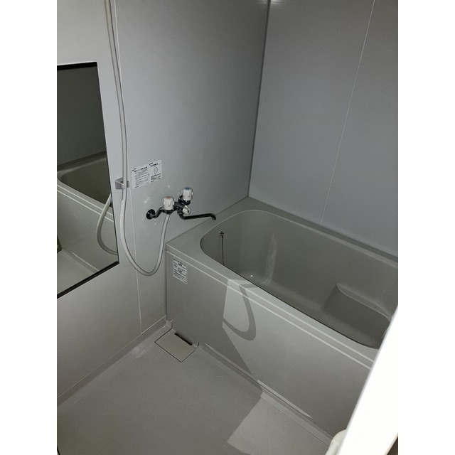 バス・シャワールーム　別部屋のお写真です。