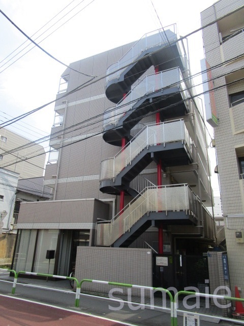 エントランス　外観です☆