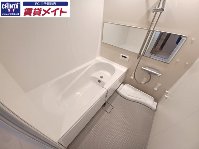 バス・シャワールーム　同物件別室の画像です