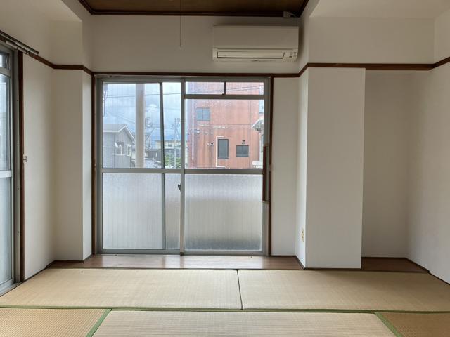 ハッピーライフ日之出の居間写真