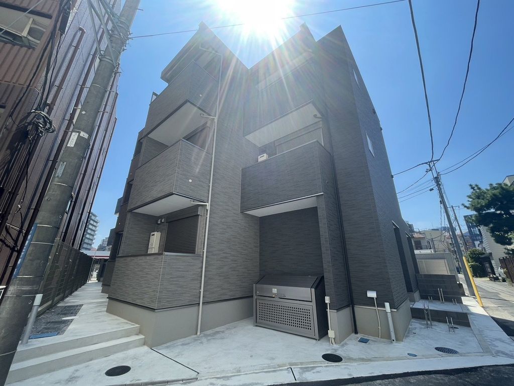 建物外観　駐車場