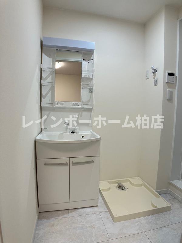 洗面設備　コンパクトで使いやすい洗面所