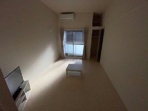 居室・リビング　部屋毎に間取りが異なる場合がございます。