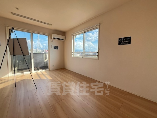 南海本線 北助松駅 徒歩13分 3階建 築10年の居間写真