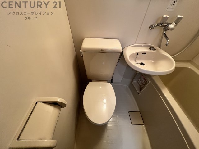 トイレ　浴室内にトイレがあります♪