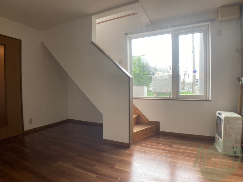 居室・リビング　広くてキレイなお部屋が広がっていて、充実した生活が送れそう。
