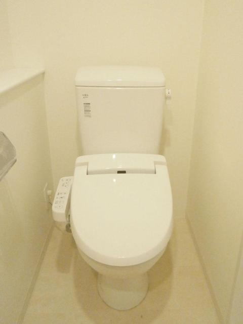 トイレ　※写真は同タイプ住戸です。