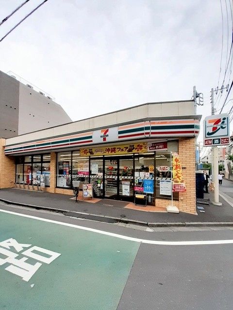 コンビニ　セブンイレブン高田馬場3中央店（コンビニ）まで200m