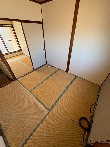 川西市加茂1丁目テラスハウスの居間写真