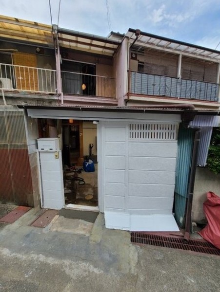 川西市加茂1丁目テラスハウスの外観写真
