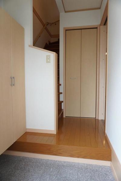 玄関　※別部屋写真