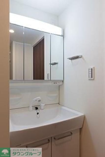洗面設備　※写真は同タイプ住戸です。