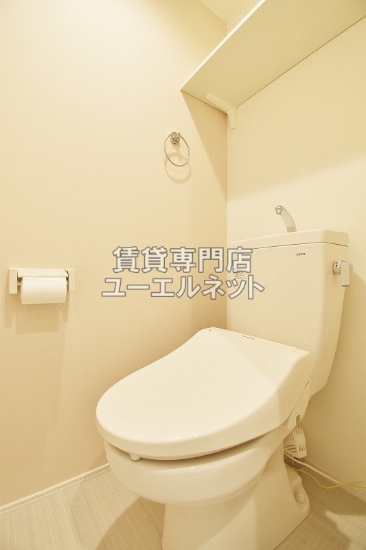 トイレ　温水洗浄便座付き