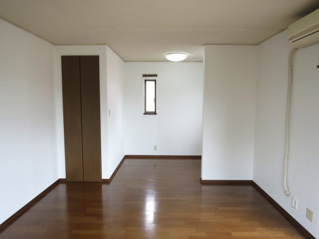 観音台住宅の居間写真