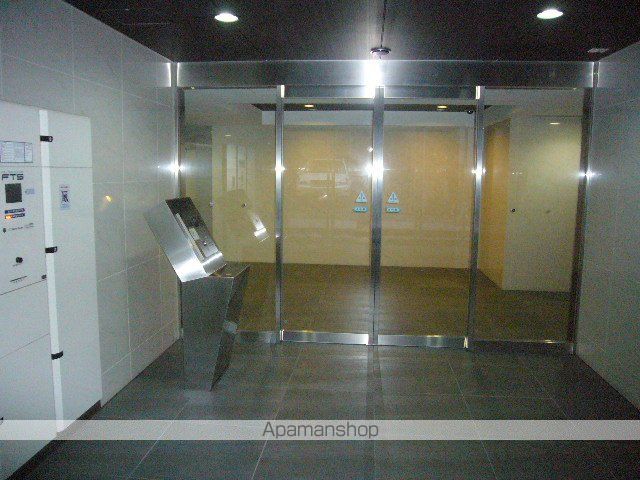 都営新宿線 曙橋駅 徒歩3分 10階建 築18年の外観写真