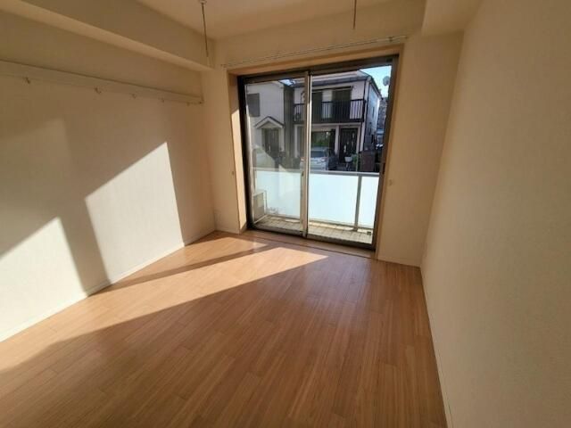 ＪＲ常磐線 亀有駅 徒歩16分 3階建 築13年の居間写真