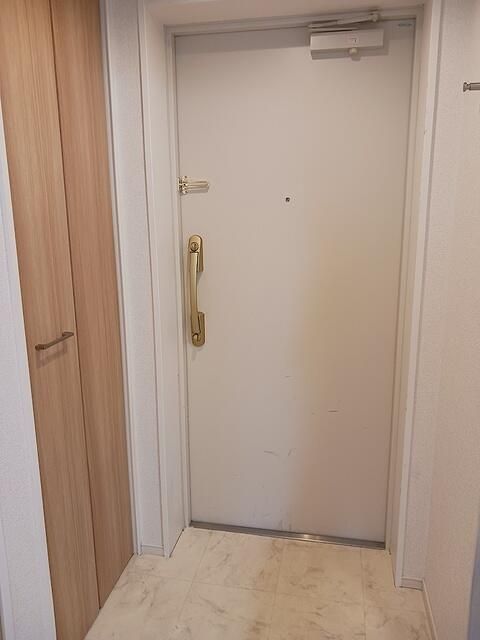 東急田園都市線 用賀駅 徒歩10分 4階建 築9年の玄関写真