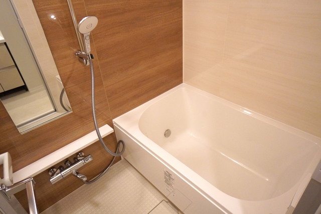 バス・シャワールーム　※写真は同タイプ住戸です。