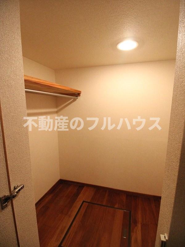 収納　ロフト下部：収納ウォークインクローゼット