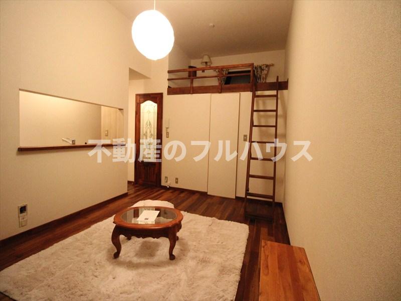 居室・リビング　居室：エアコン＆照明・無料レンタル家具付