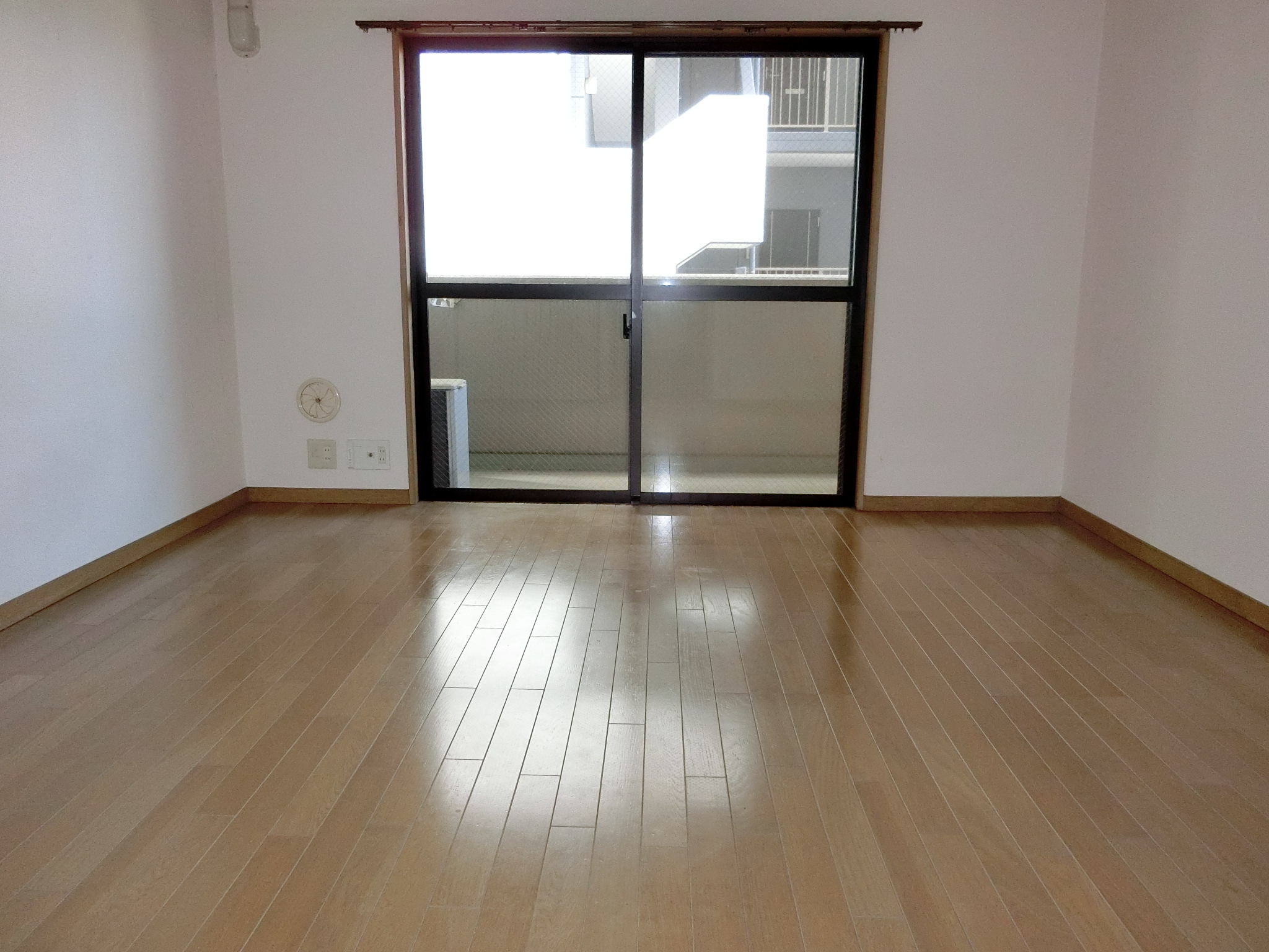 居室・リビング　写真は別のお部屋です。現況を優先させて頂きます。