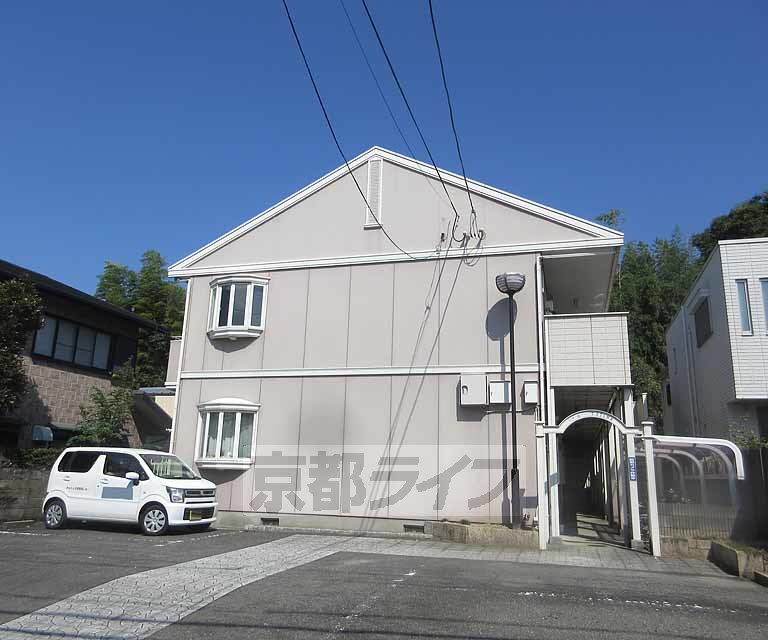 京都市山科区音羽伊勢宿町のアパートの建物外観