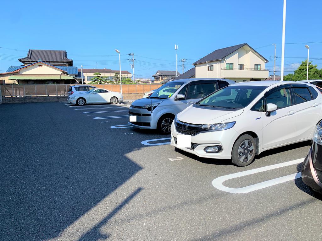 【ボン・セジョーアの駐車場】