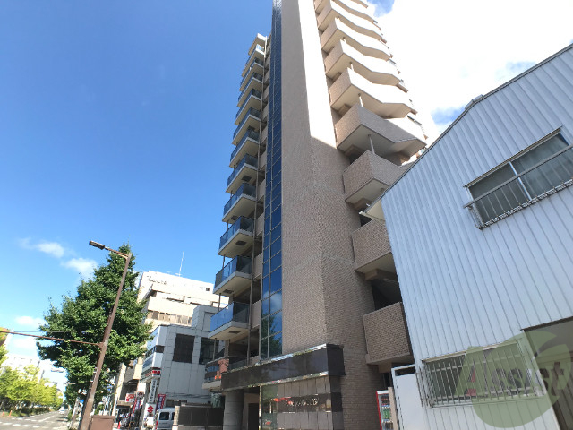 【仙台市青葉区上杉のマンションの建物外観】