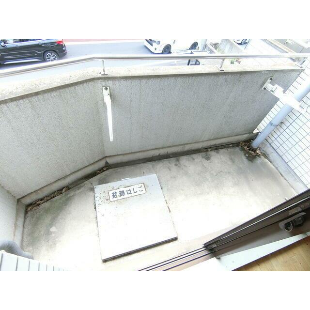 バルコニー　人目の気にならないバルコニー