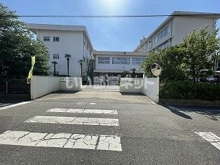 【ソレイユ　B棟の小学校】