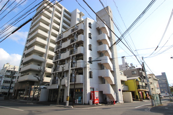 広島市西区観音町のマンションの建物外観